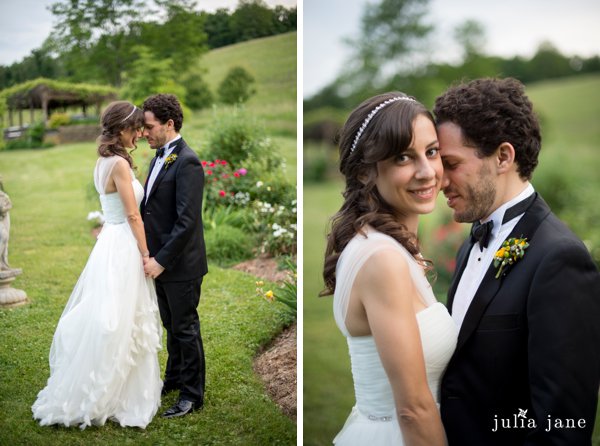 bride and groom at red maple vineyard