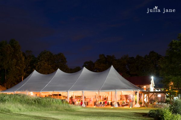 tented reception at red maple vineyard
