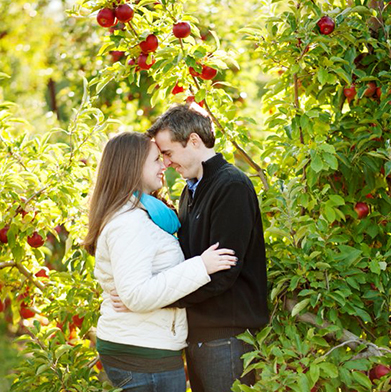 Connecticut Apple Picking: Caitlin & Mike